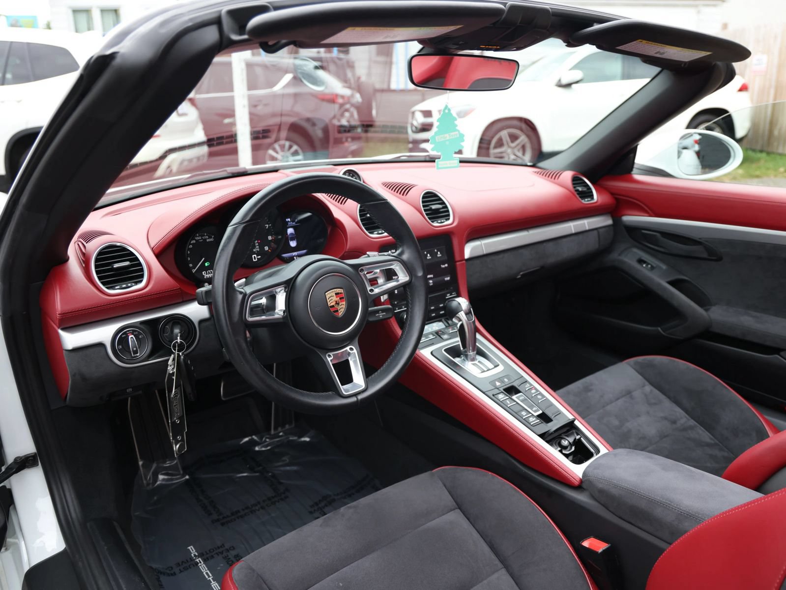 Used 2021 Porsche 718 Boxster Spyder RWD image 22