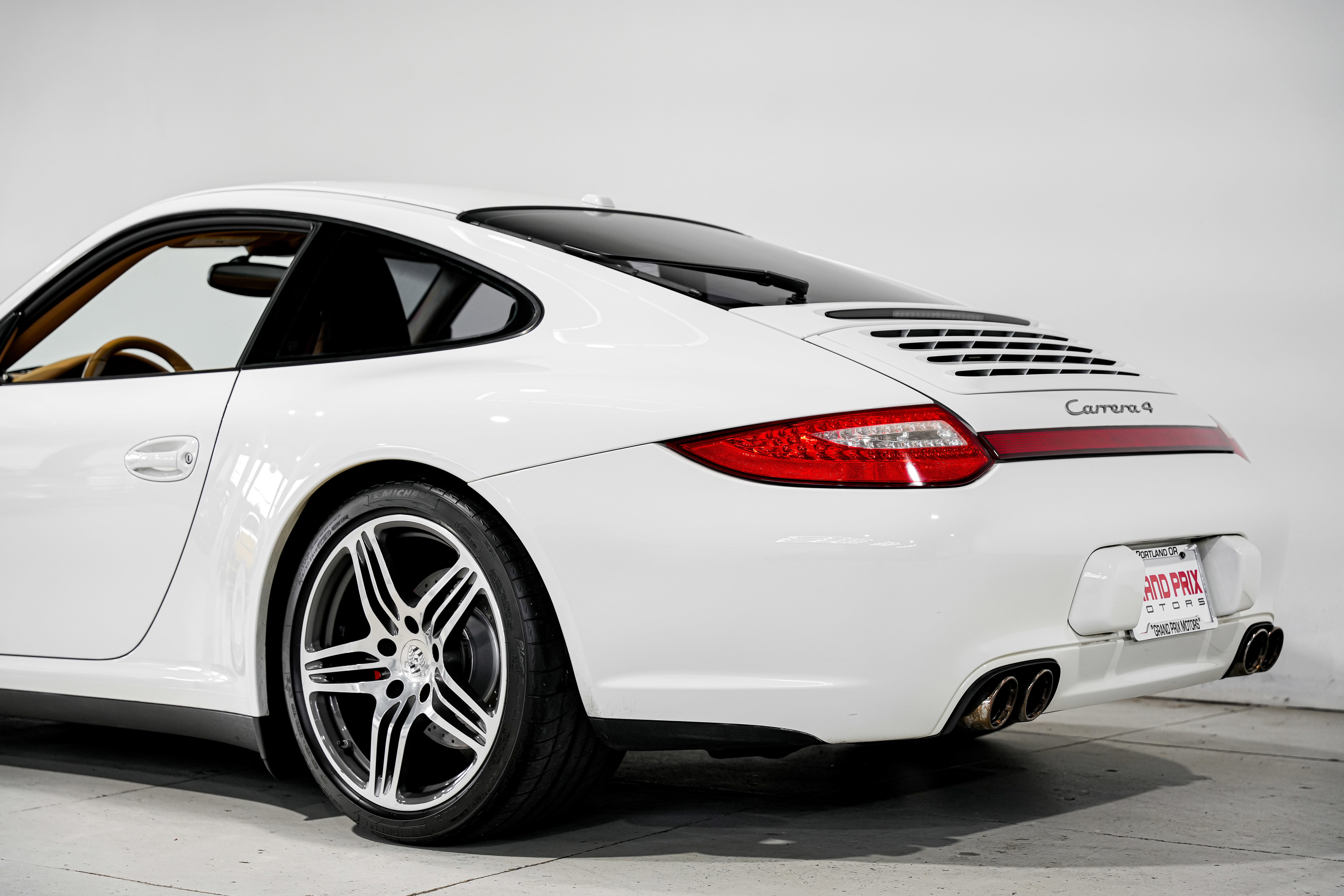 Used 2009 Porsche 911 Carrera 4 image 32