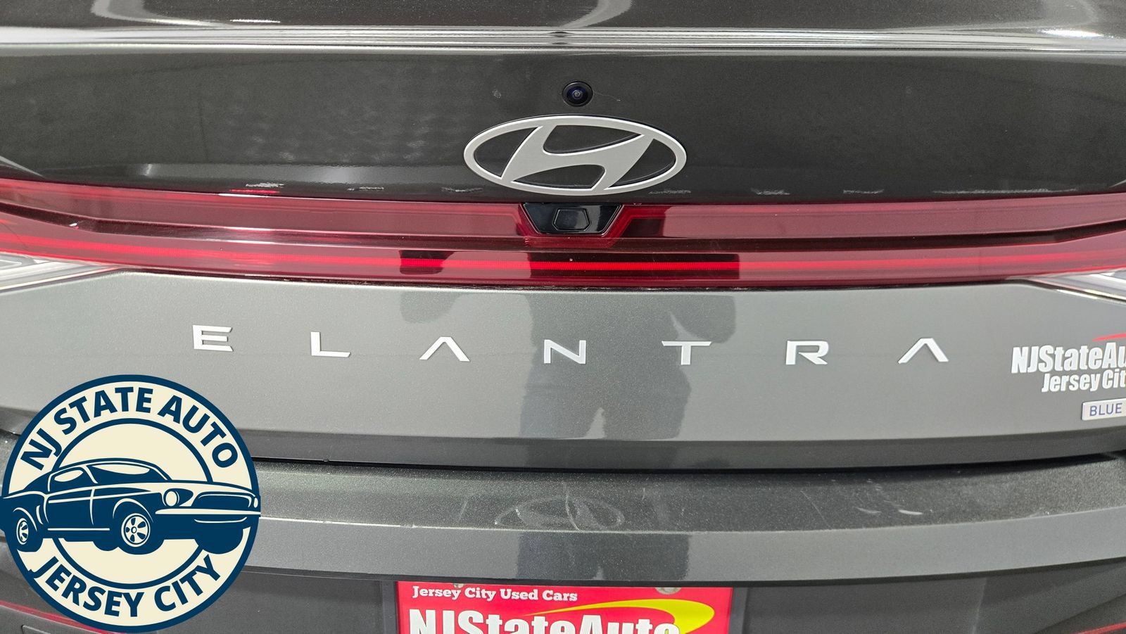 Used 2024 Hyundai Elantra Blue FWD image 31