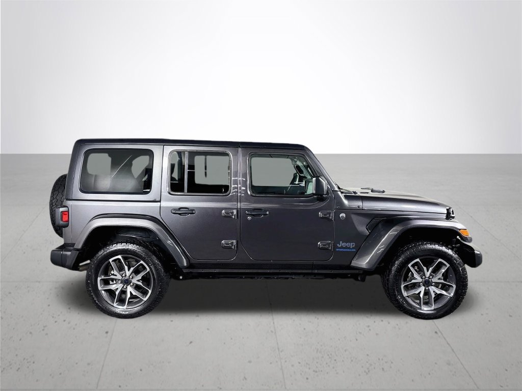 Certified 2024 Jeep Wrangler Unlimited w/ Convenience Group AWD/4WD image 6