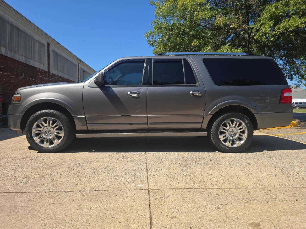 Used 2012 Ford Expedition EL Limited image 2