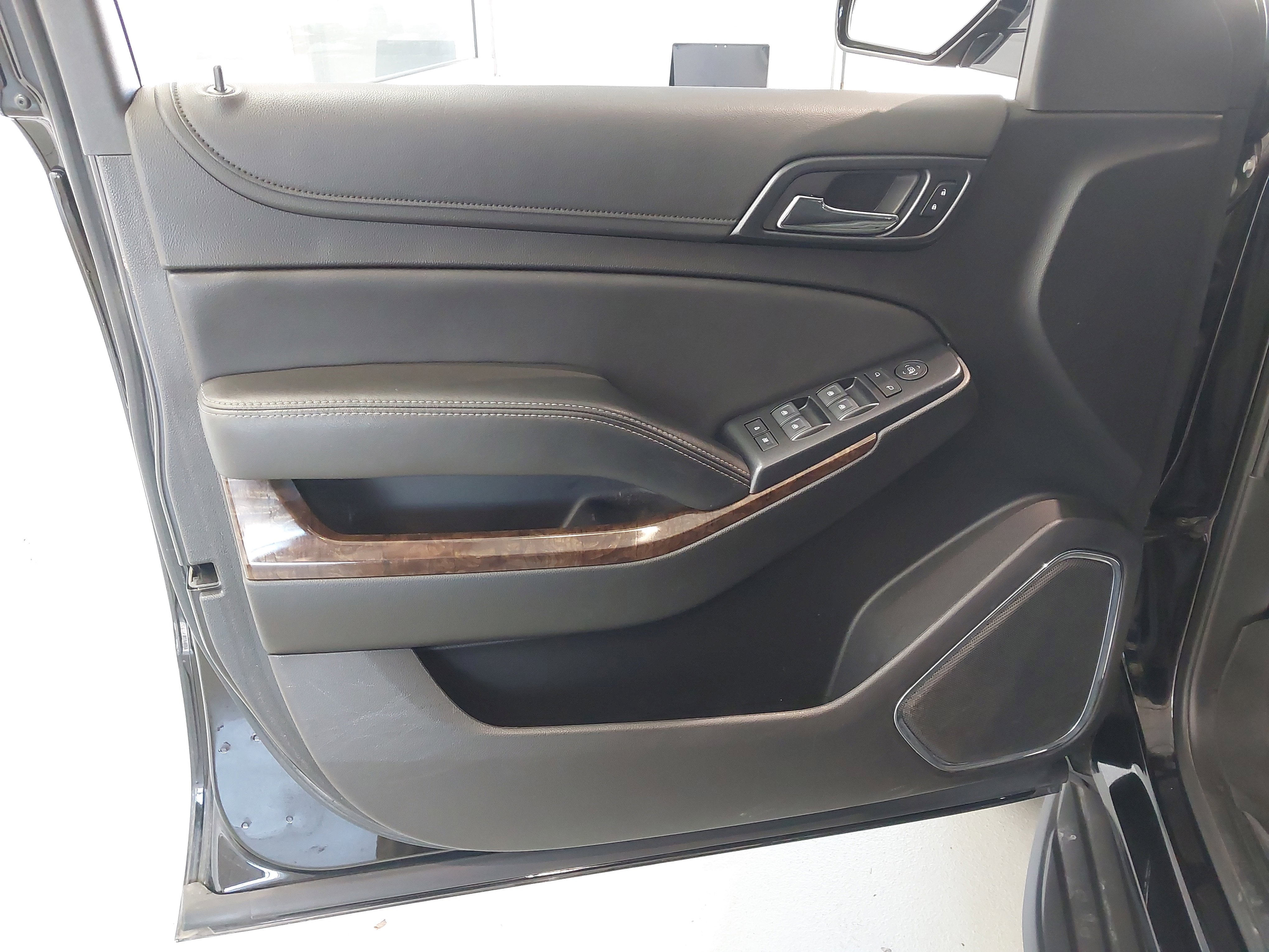 Used 2019 Chevrolet Tahoe LS image 25