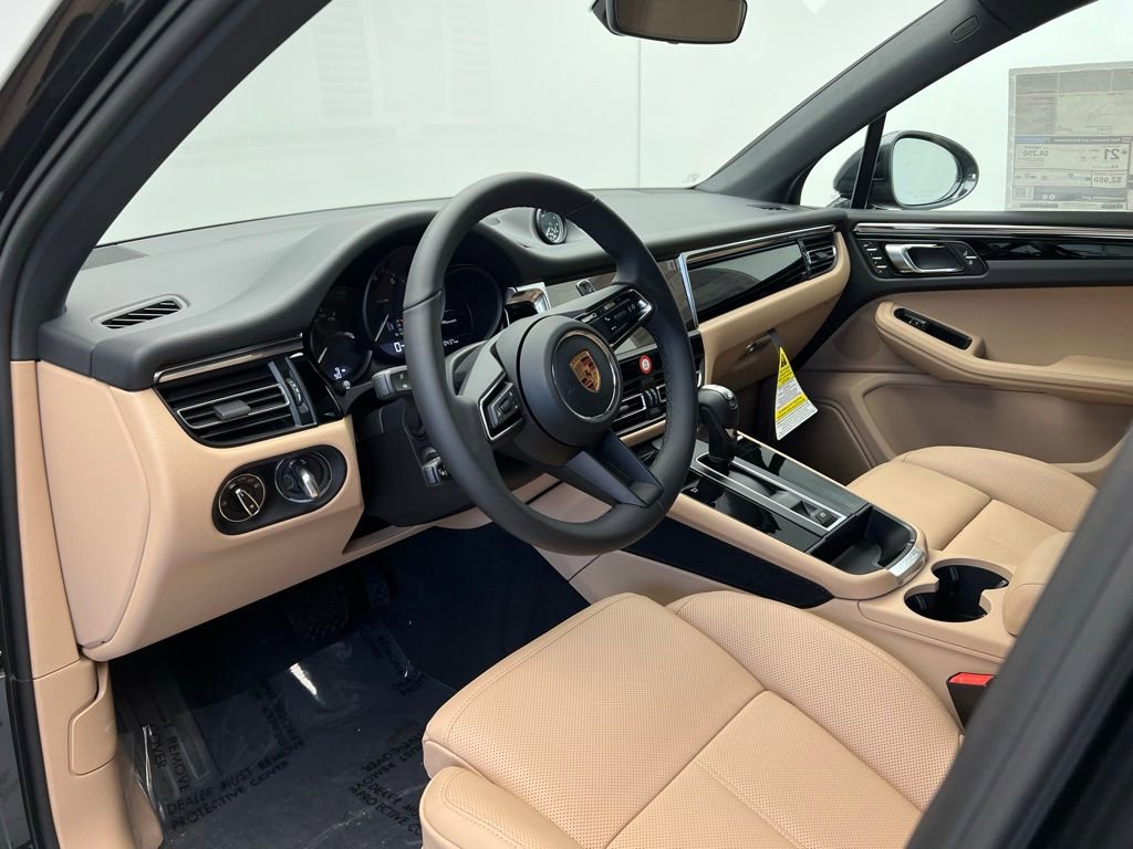 Used 2026 Porsche Macan AWD/4WD image 4