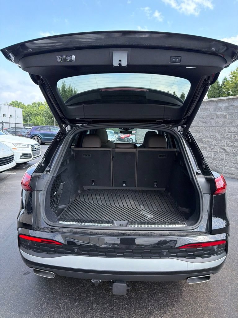 Certified 2025 Audi Q5 Premium Plus w/ Premium Plus AWD/4WD image 9