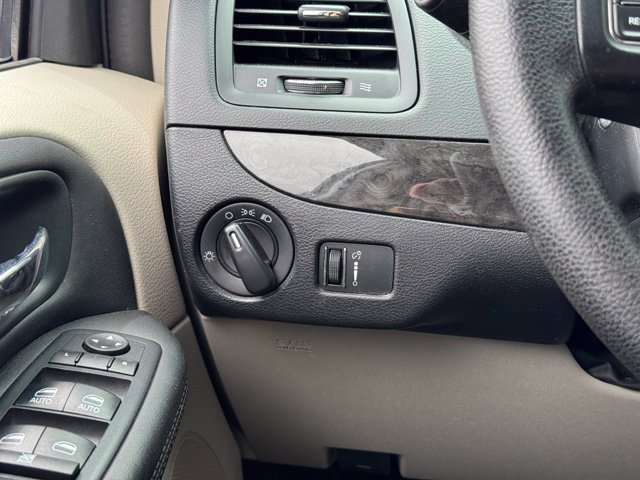 Used 2018 Dodge Grand Caravan SE FWD image 29