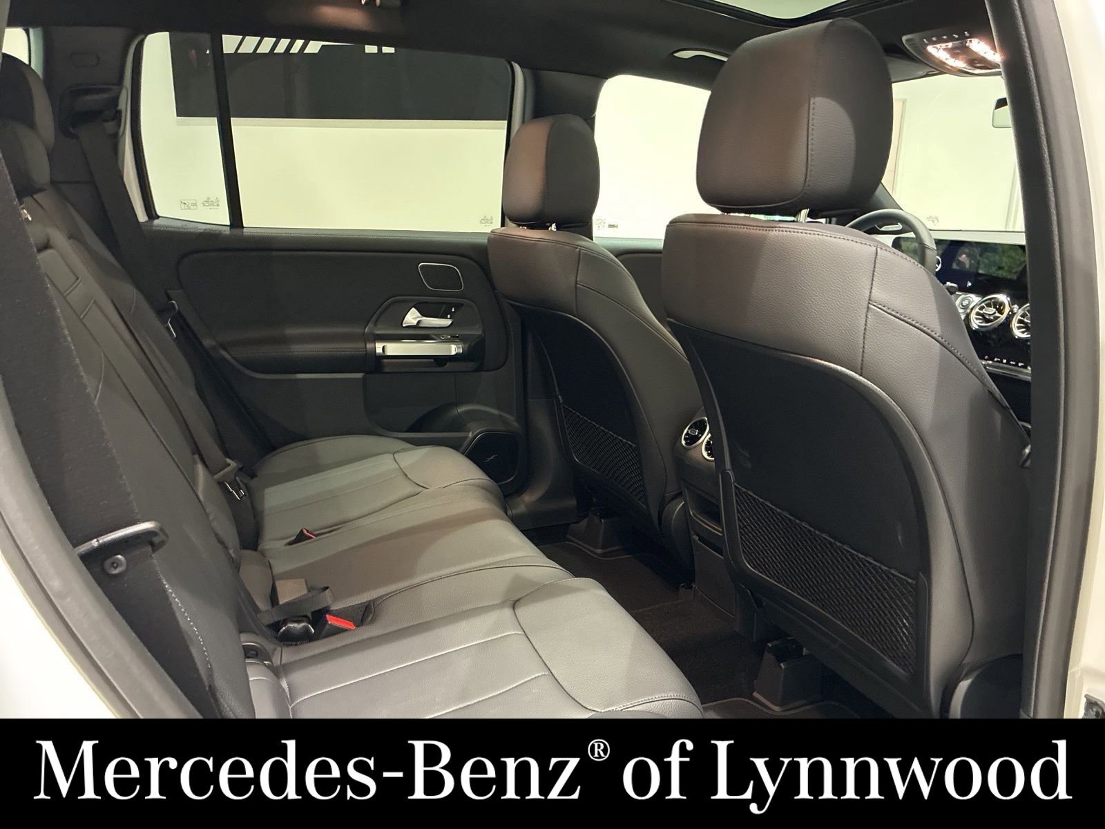 New 2026 Mercedes-Benz GLB 250 4MATIC image 21