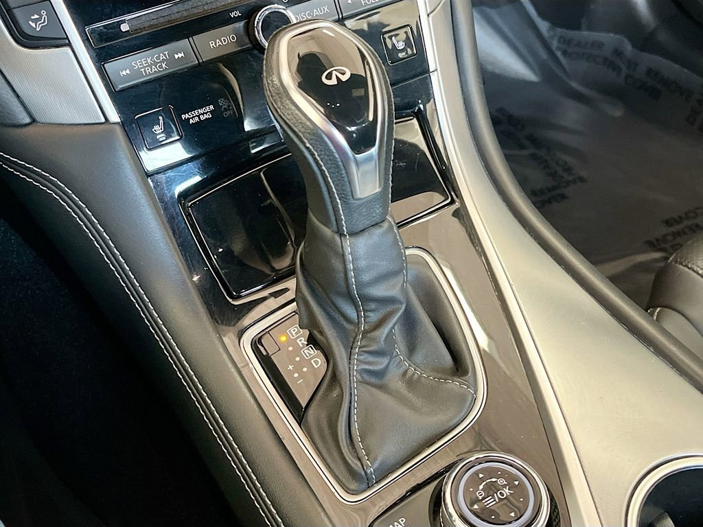 Used 2019 INFINITI Q60 3.0t Luxe w/ Essential Package image 17