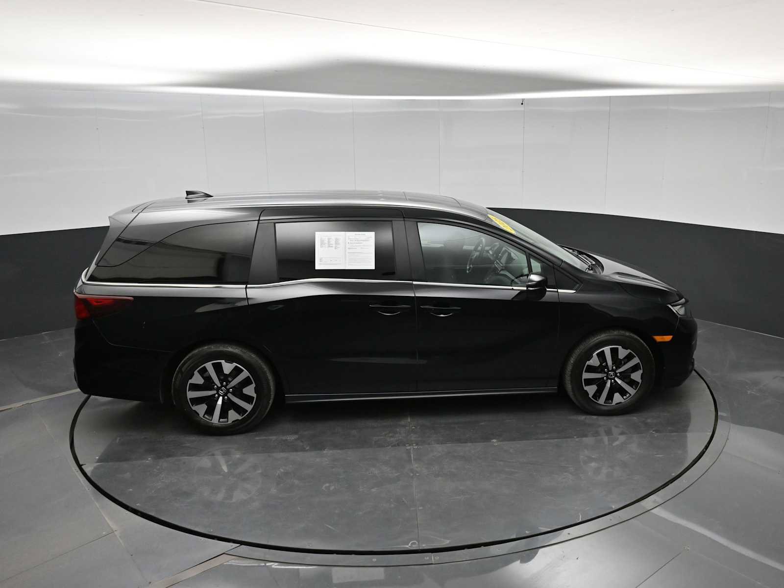 Used 2025 Honda Odyssey EX-L image 37