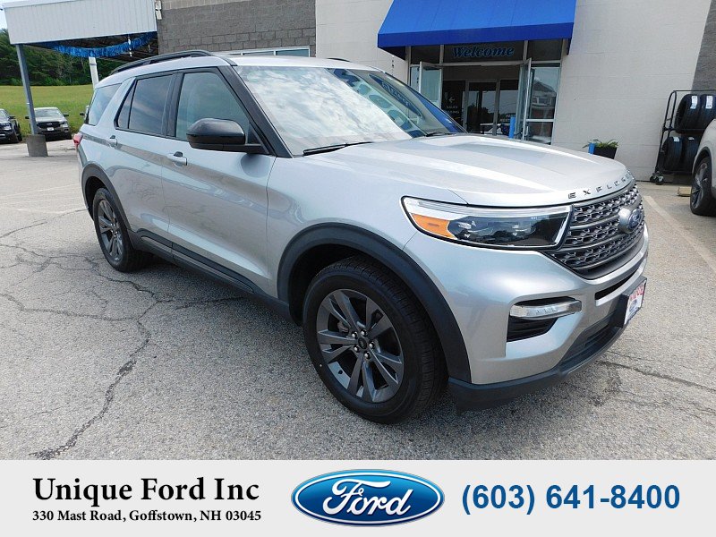 Used 2023 Ford Explorer XLT w/ Equipment Group 202A AWD/4WD image 2
