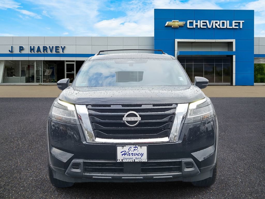 Used 2022 Nissan Pathfinder SV w/ SV Premium Package FWD image 2