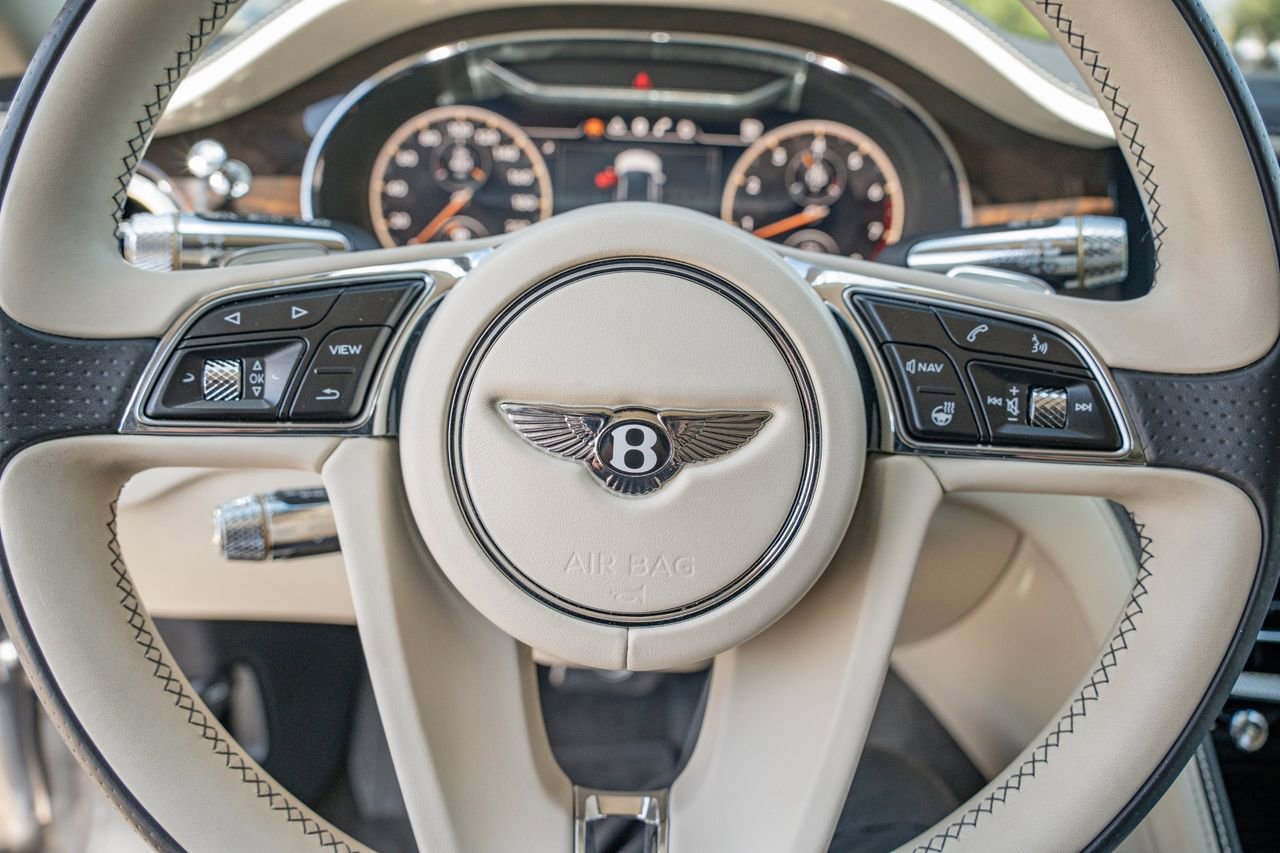 Used 2020 Bentley Flying Spur W12 image 22