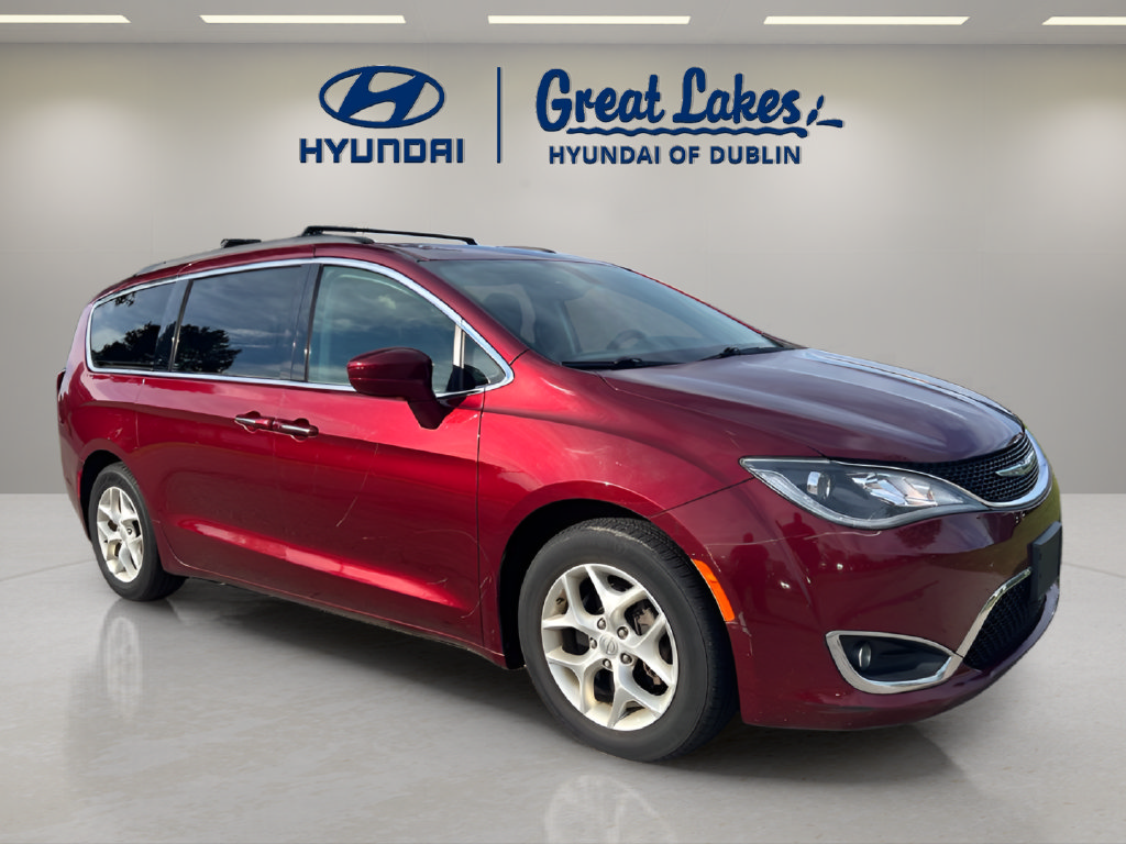 Used 2018 Chrysler Pacifica Touring Plus w/ Tire & Wheel Group FWD image 7