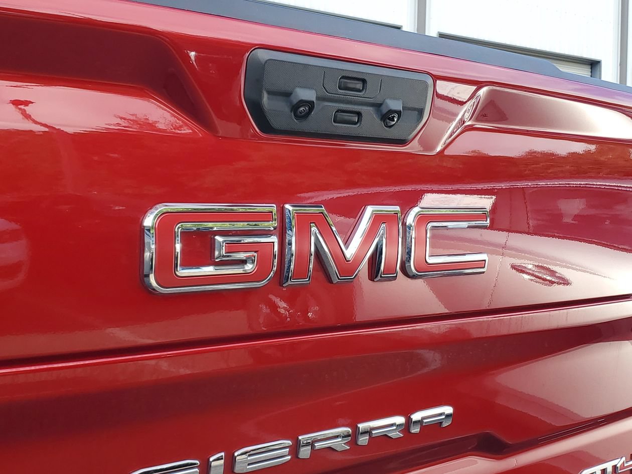 Used 2024 GMC Sierra 1500 AT4 w/ Technology Package AWD/4WD image 6