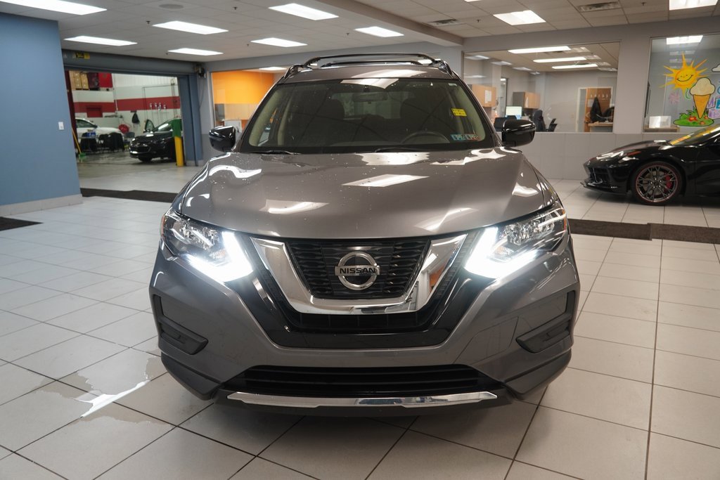 Used 2017 Nissan Rogue SV w/ Midnight Edition image 14
