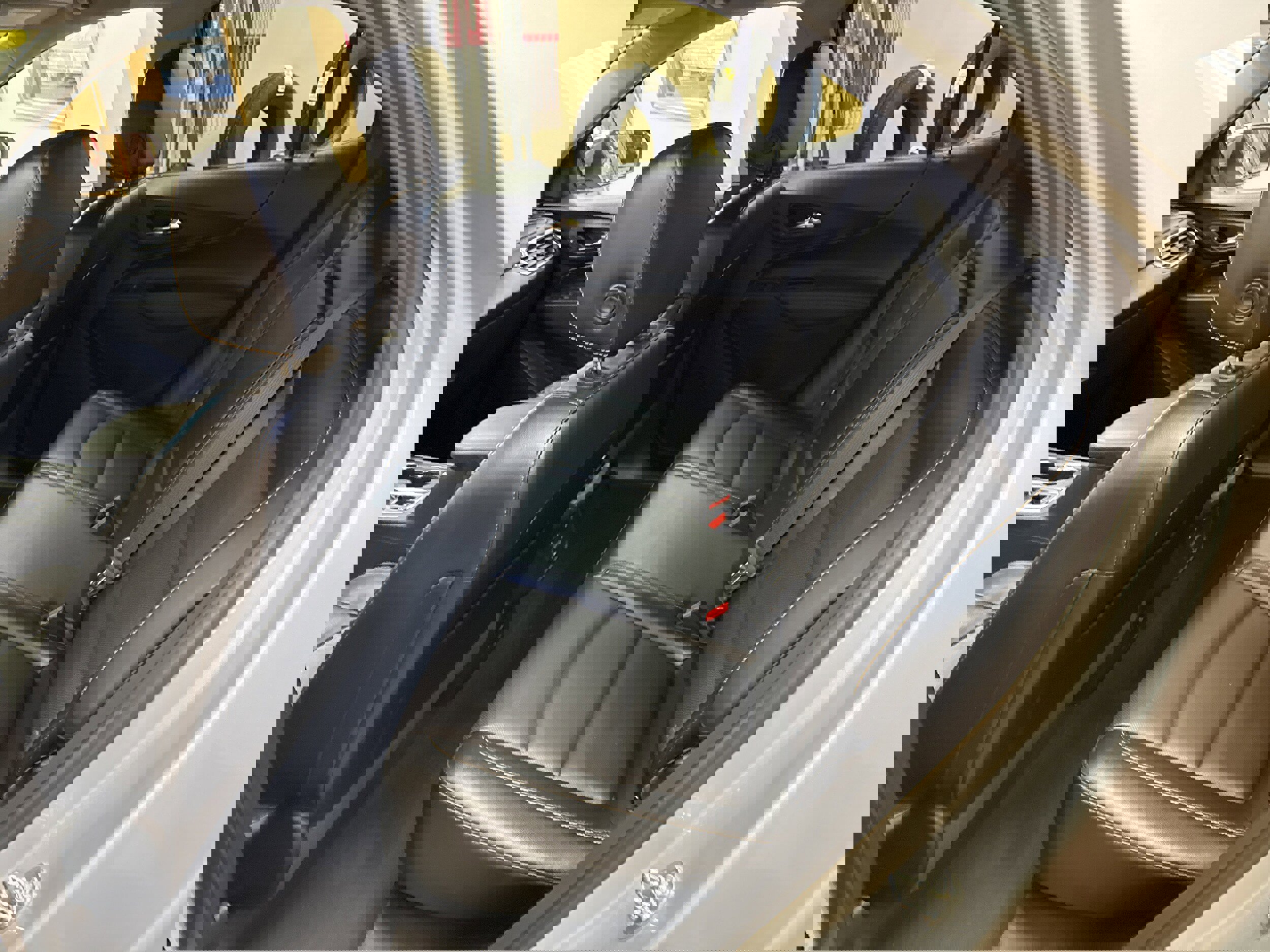 Used 2020 Chevrolet Equinox Premier image 25