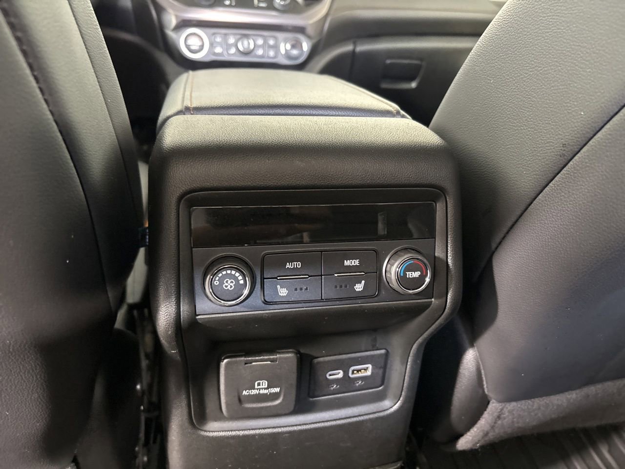 Used 2023 GMC Acadia AT4 w/ Technology Package AWD/4WD image 24