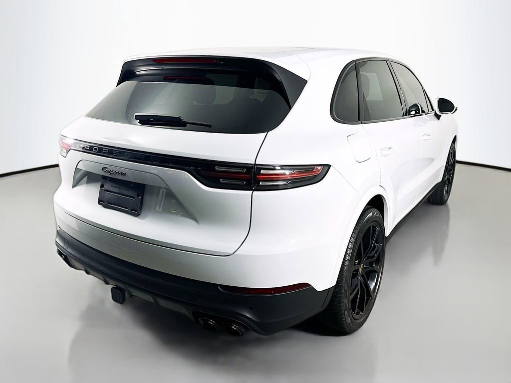 Certified 2022 Porsche Cayenne Platinum Edition image 9