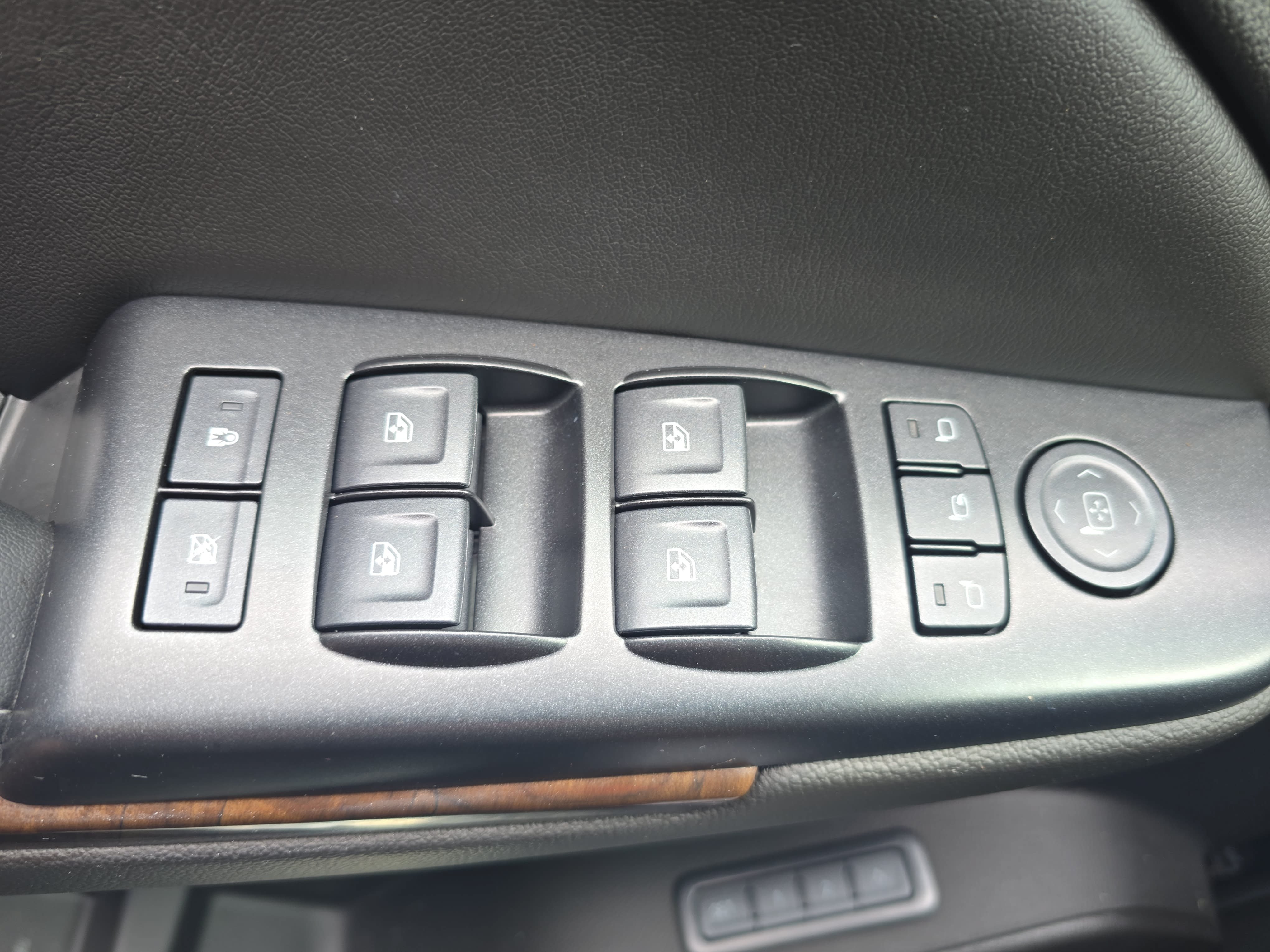 Used 2017 Chevrolet Tahoe LT AWD/4WD image 24