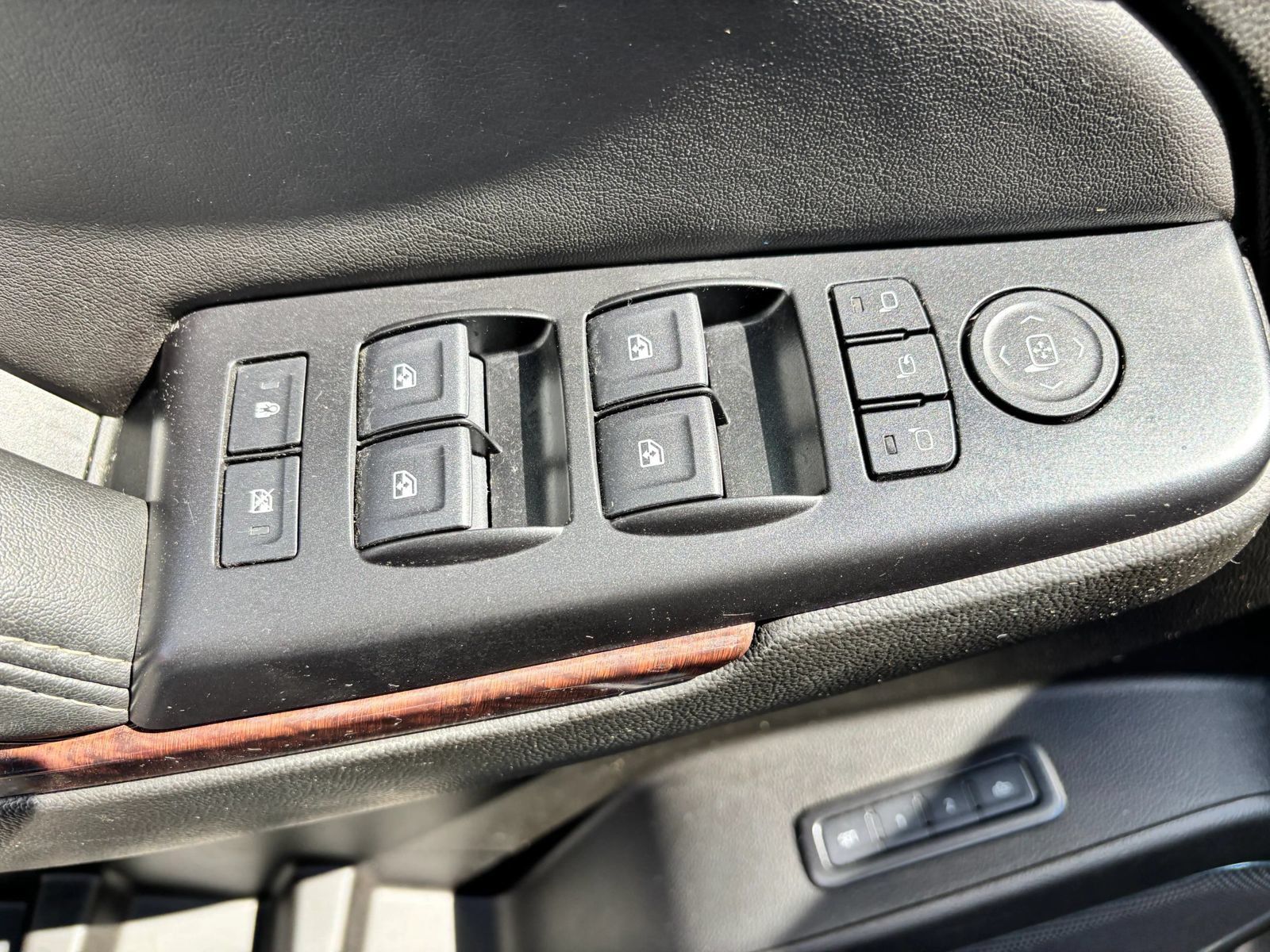 Used 2019 GMC Yukon XL SLT AWD/4WD image 15