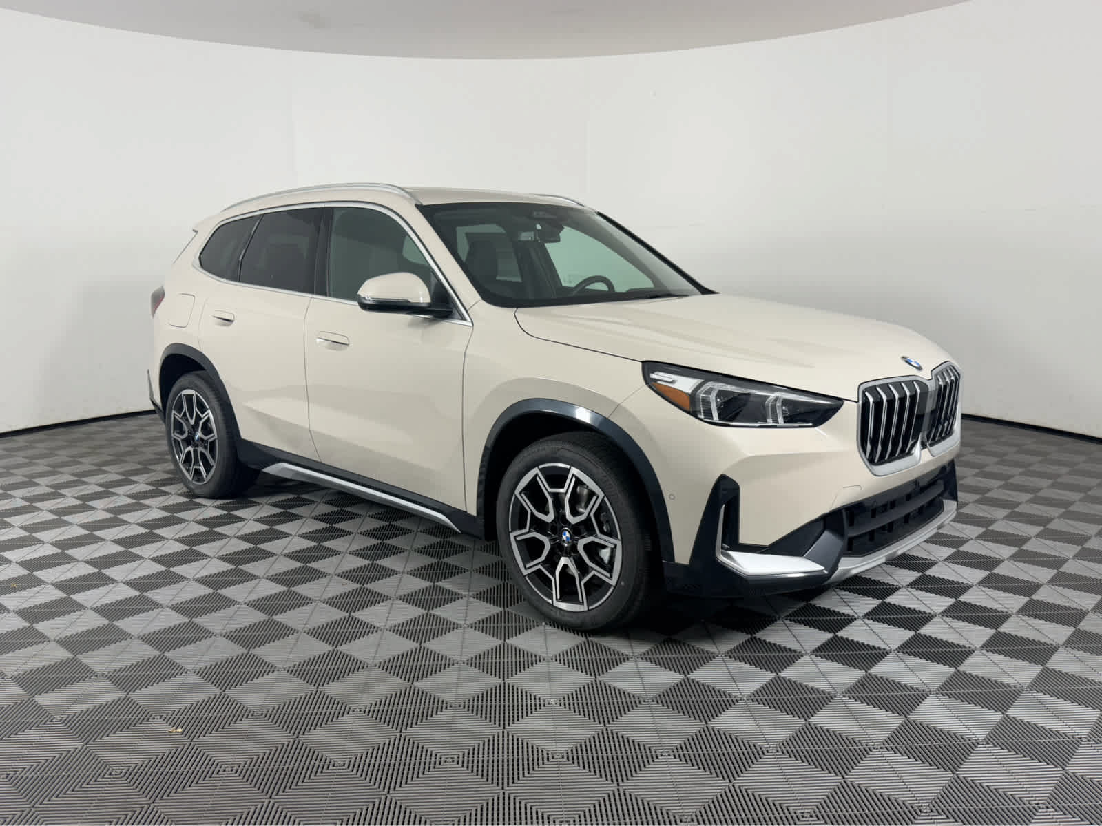 New 2026 BMW X1 xDrive28i w/ Technology Package AWD/4WD image 1