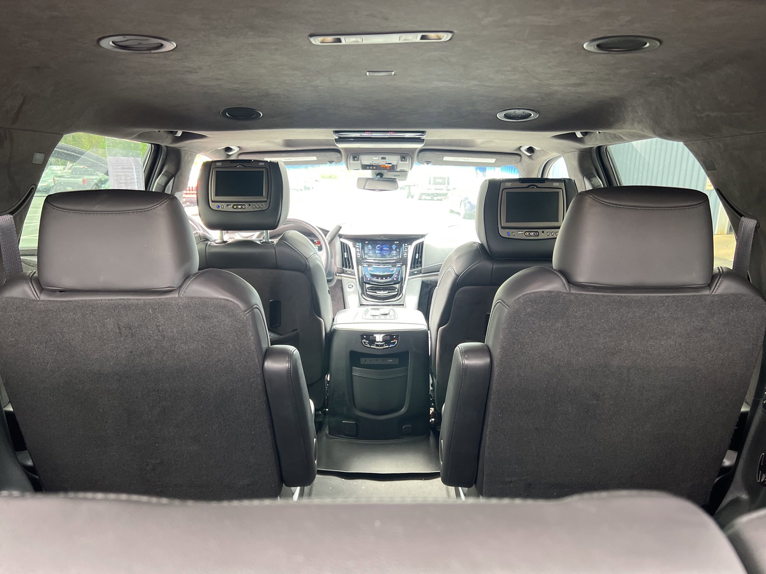 Used 2017 Cadillac Escalade Platinum AWD/4WD image 28