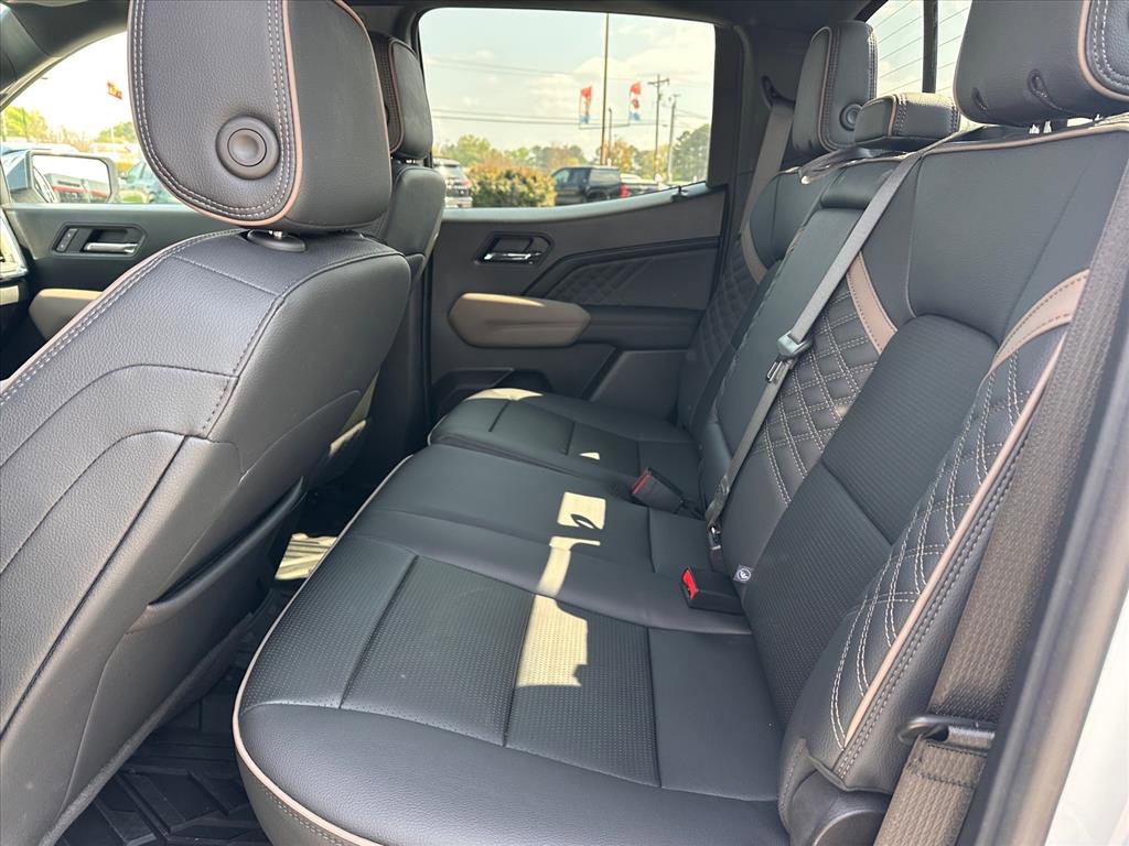 Used 2025 GMC Canyon Denali image 14