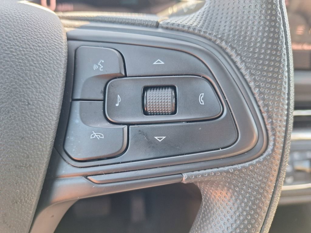 Used 2025 Buick Envista Preferred image 12