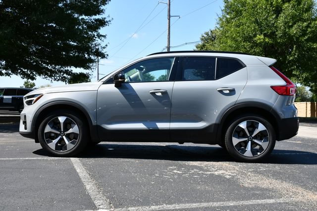 Certified 2026 Volvo XC40 B5 Plus AWD/4WD image 4