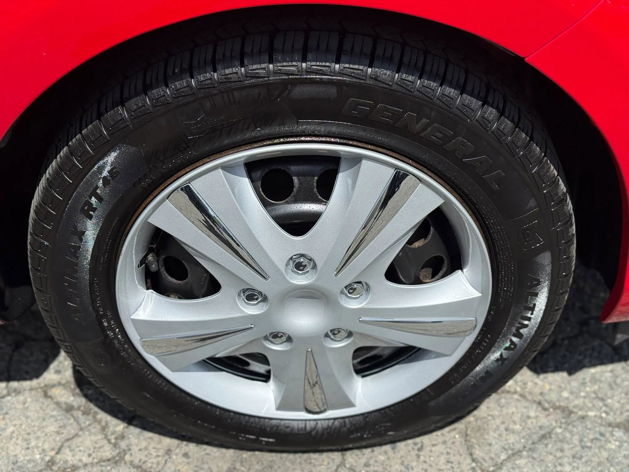 Used 2012 Toyota Prius C One FWD image 31