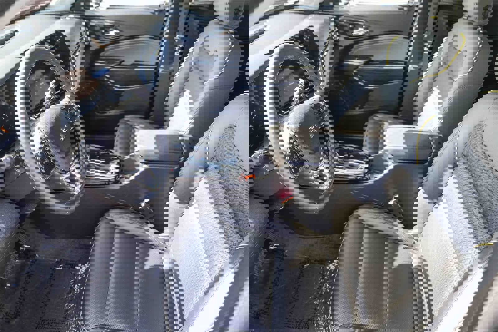 Used 2025 Chevrolet Trax ACTIV w/ Sunroof Package image 16