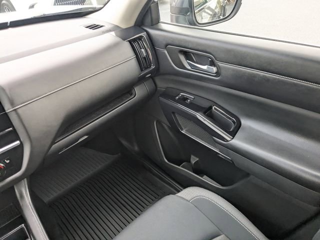 Used 2022 Nissan Pathfinder SV FWD image 17