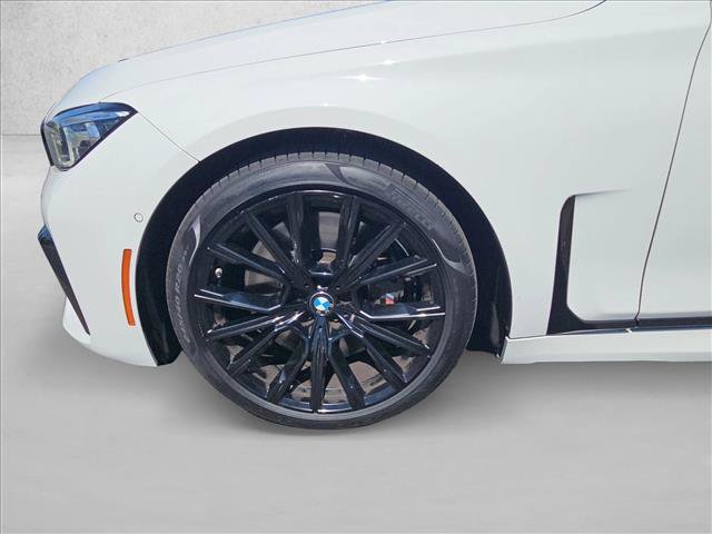 Used 2022 BMW 740i w/ M Sport Package RWD image 26
