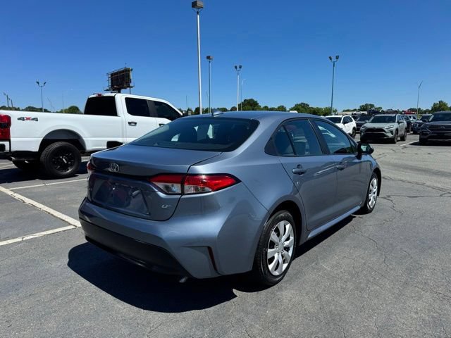 Used 2023 Toyota Corolla LE FWD image 4