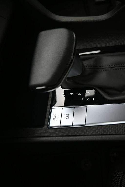 New 2026 Hyundai Elantra SE FWD image 18