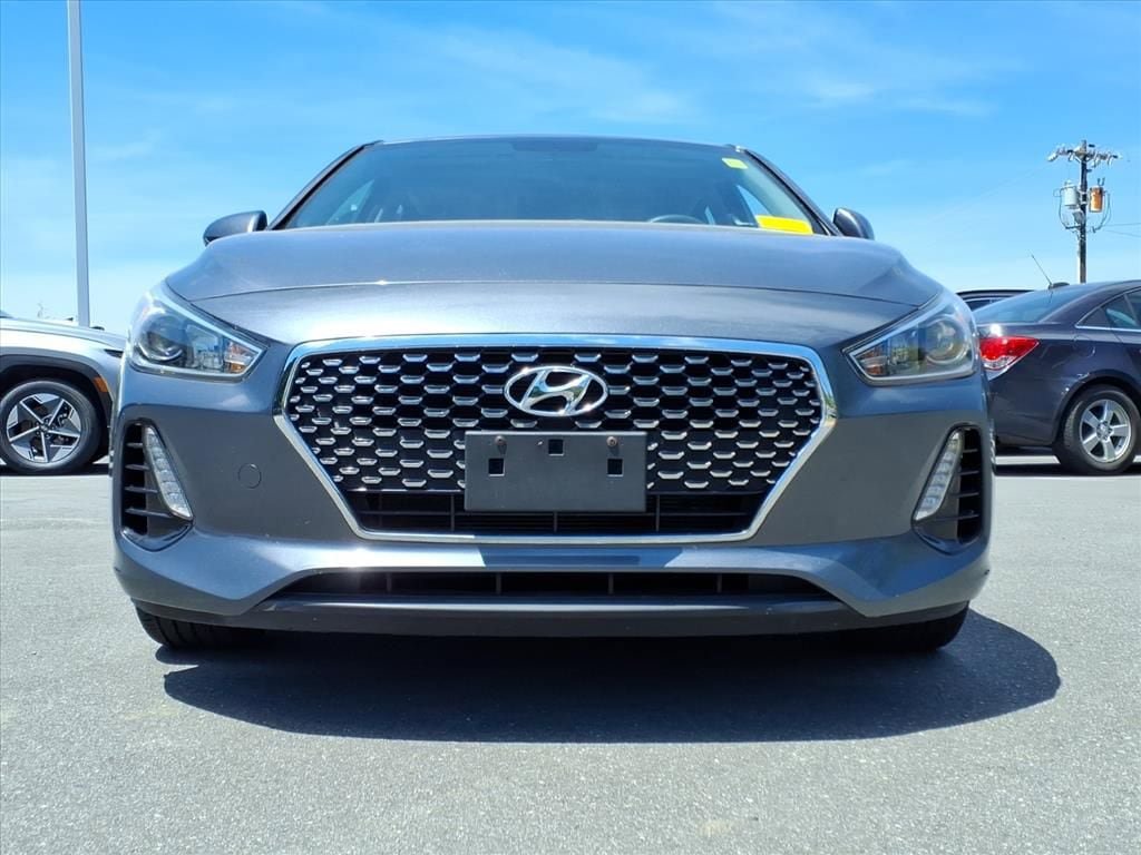 Used 2018 Hyundai Elantra GT FWD image 2