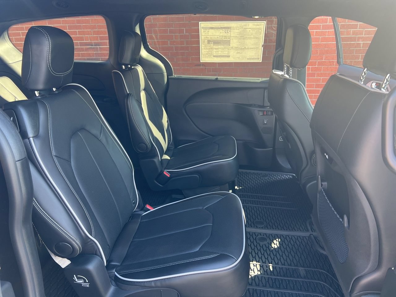New 2026 Chrysler Pacifica Limited w/ S Appearance Package FWD image 17