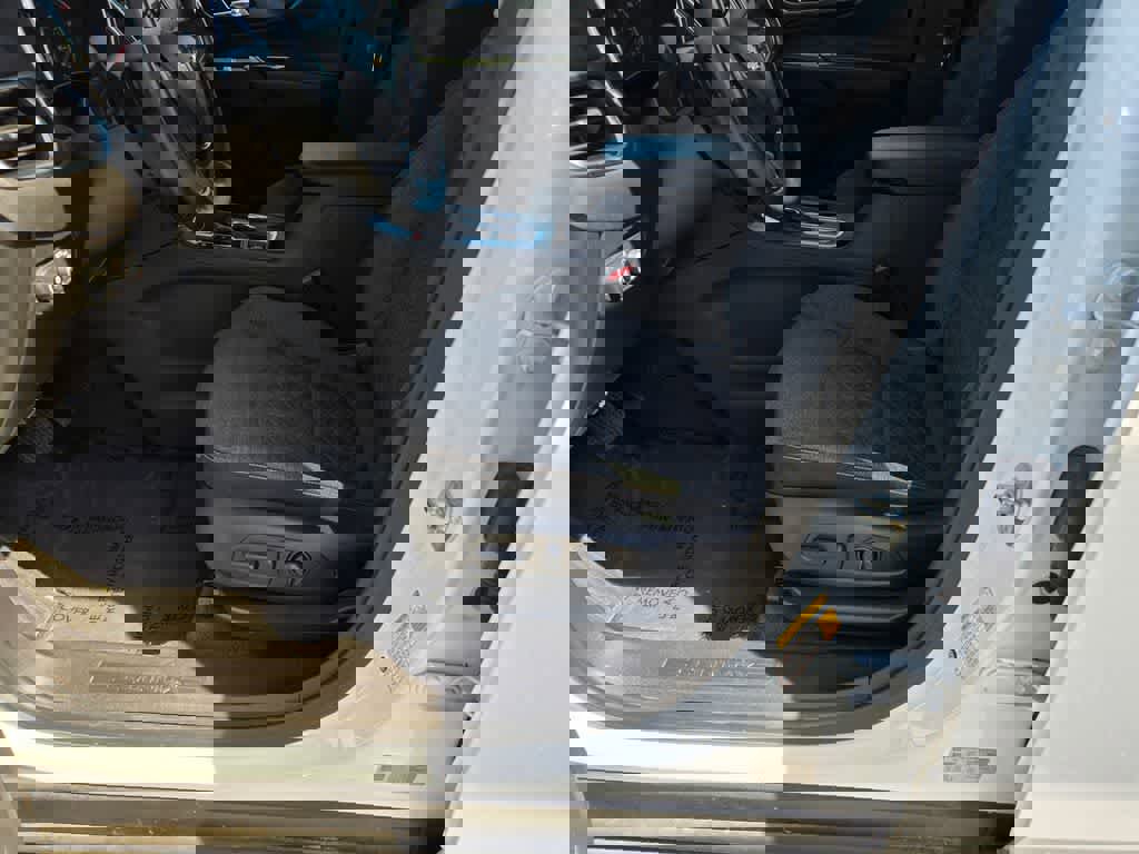 Used 2024 Chevrolet Equinox LT FWD image 18