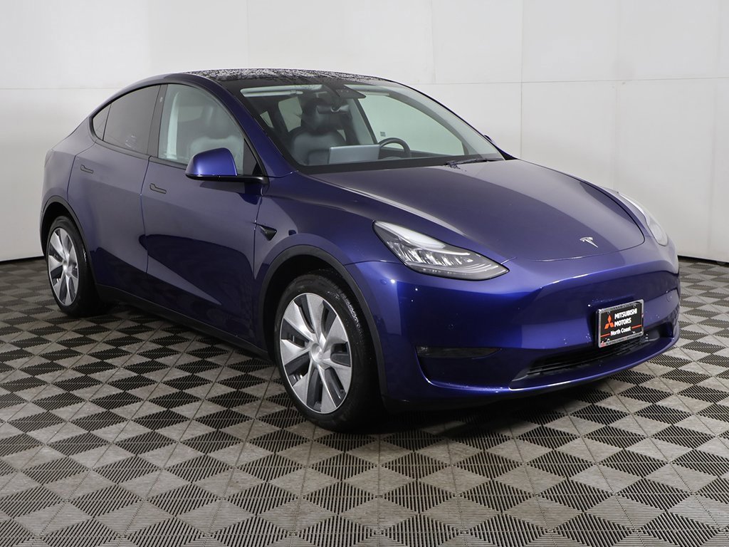 Used 2022 Tesla Model Y Long Range image 2