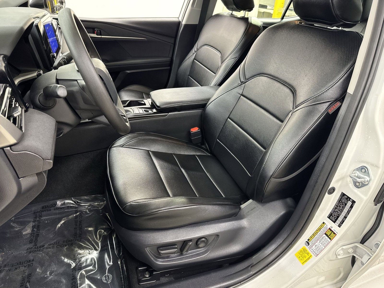 Used 2025 Toyota Camry LE image 4