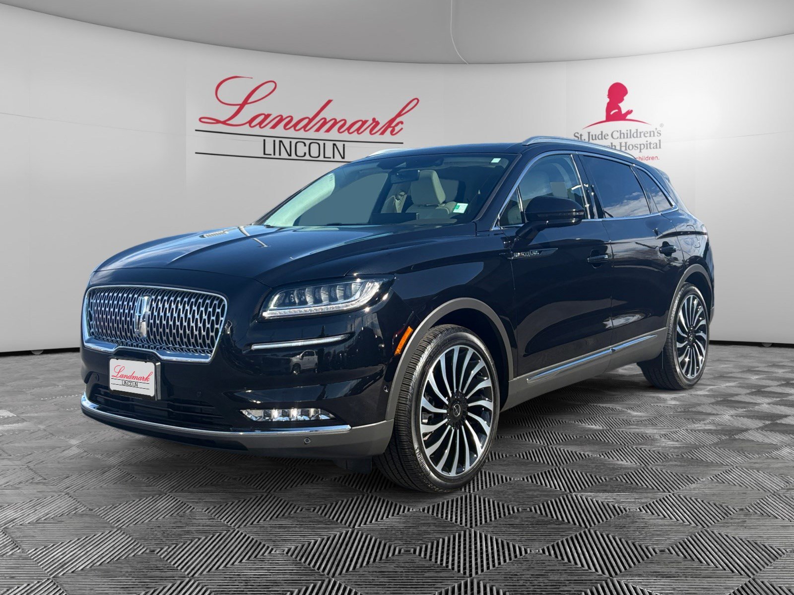 Certified 2023 Lincoln Nautilus Black Label w/ Class II Trailer Tow Package