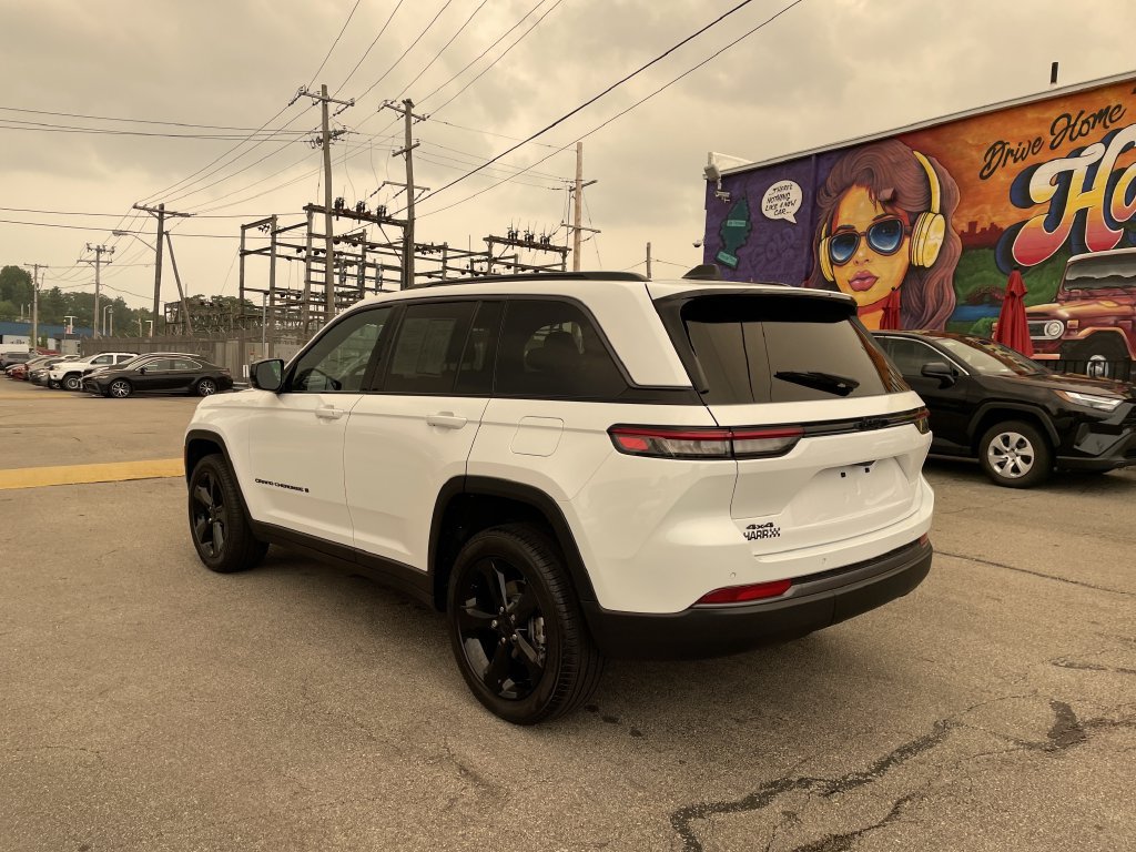 Certified 2026 Jeep Grand Cherokee Limited w/ Limited Altitude Package AWD/4WD image 3