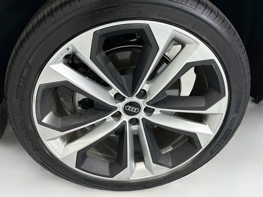 Used 2023 Audi Q5 2.0T Premium Plus w/ Premium Plus Package AWD/4WD image 29