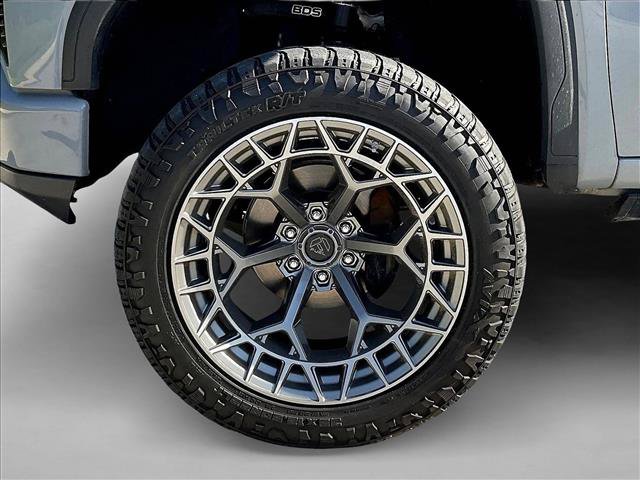 Used 2025 GMC Sierra 1500 Denali AWD/4WD image 8