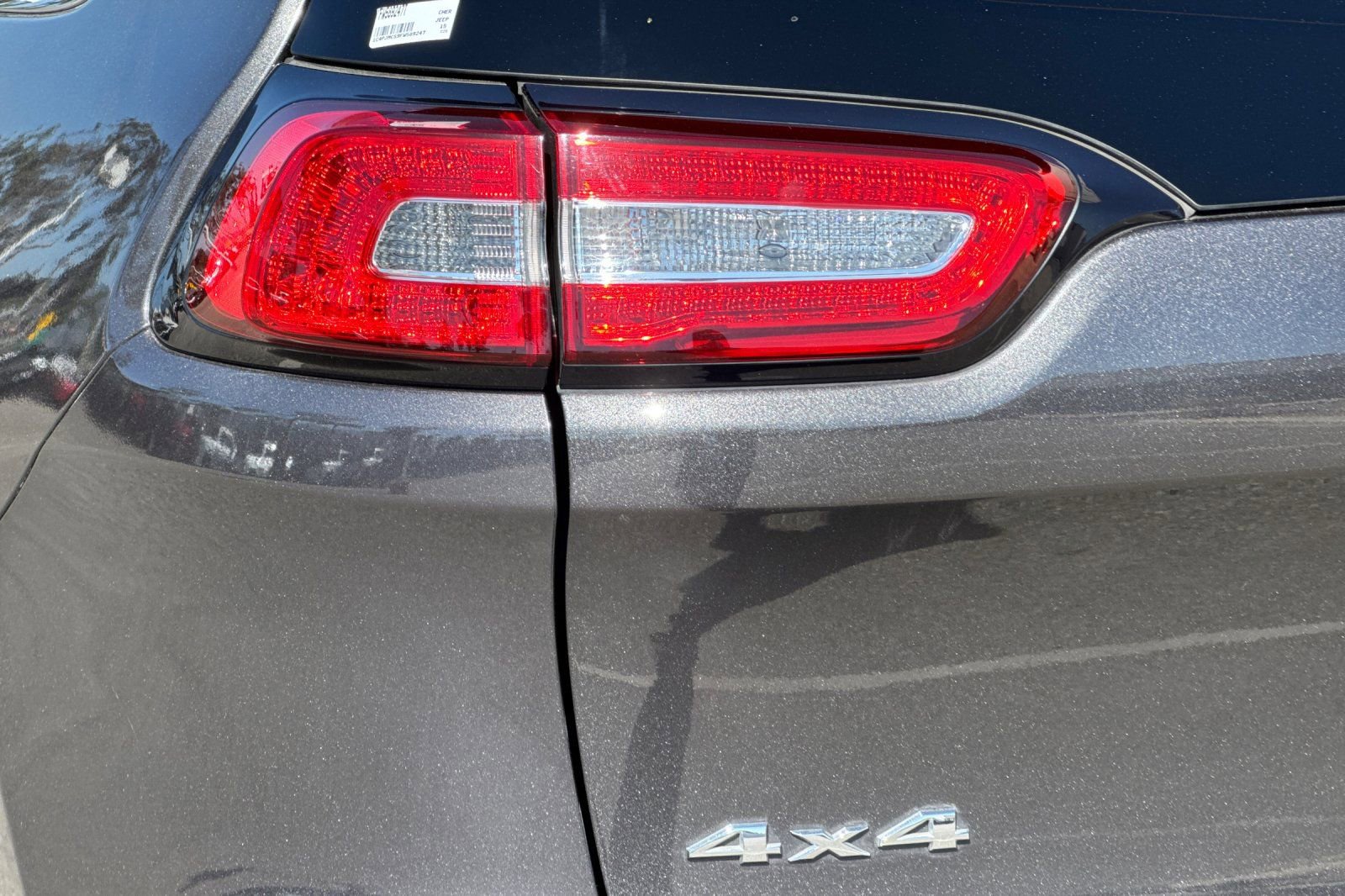 Used 2015 Jeep Cherokee Latitude w/ Comfort/Convenience Group image 25