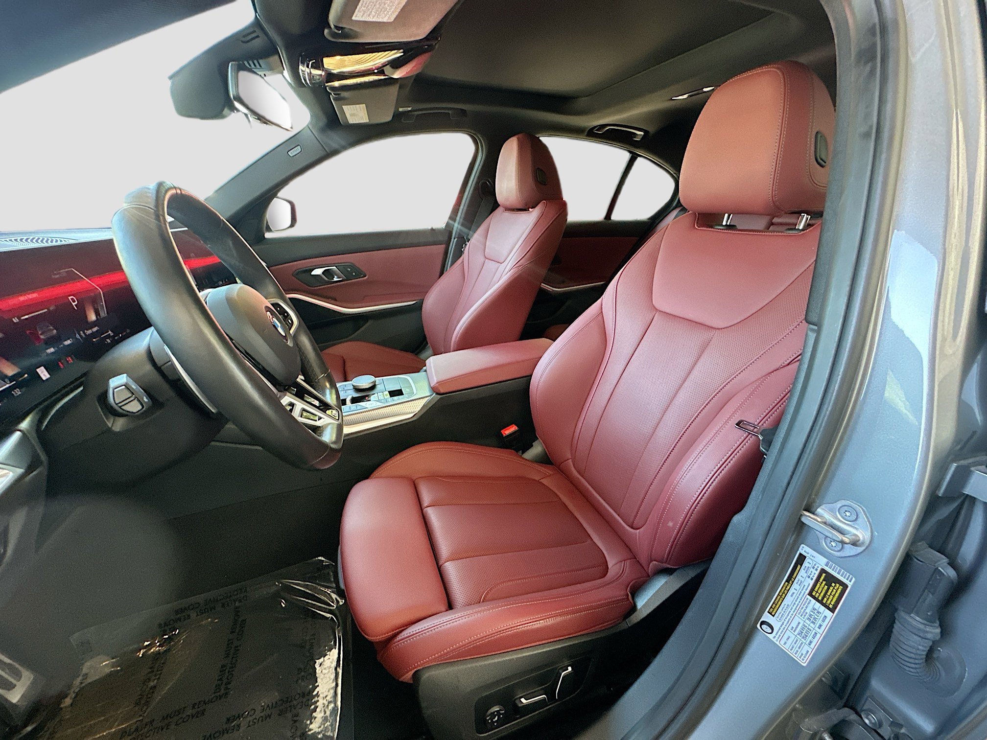 Certified 2025 BMW 330i Sedan w/ M Sport Package RWD image 21