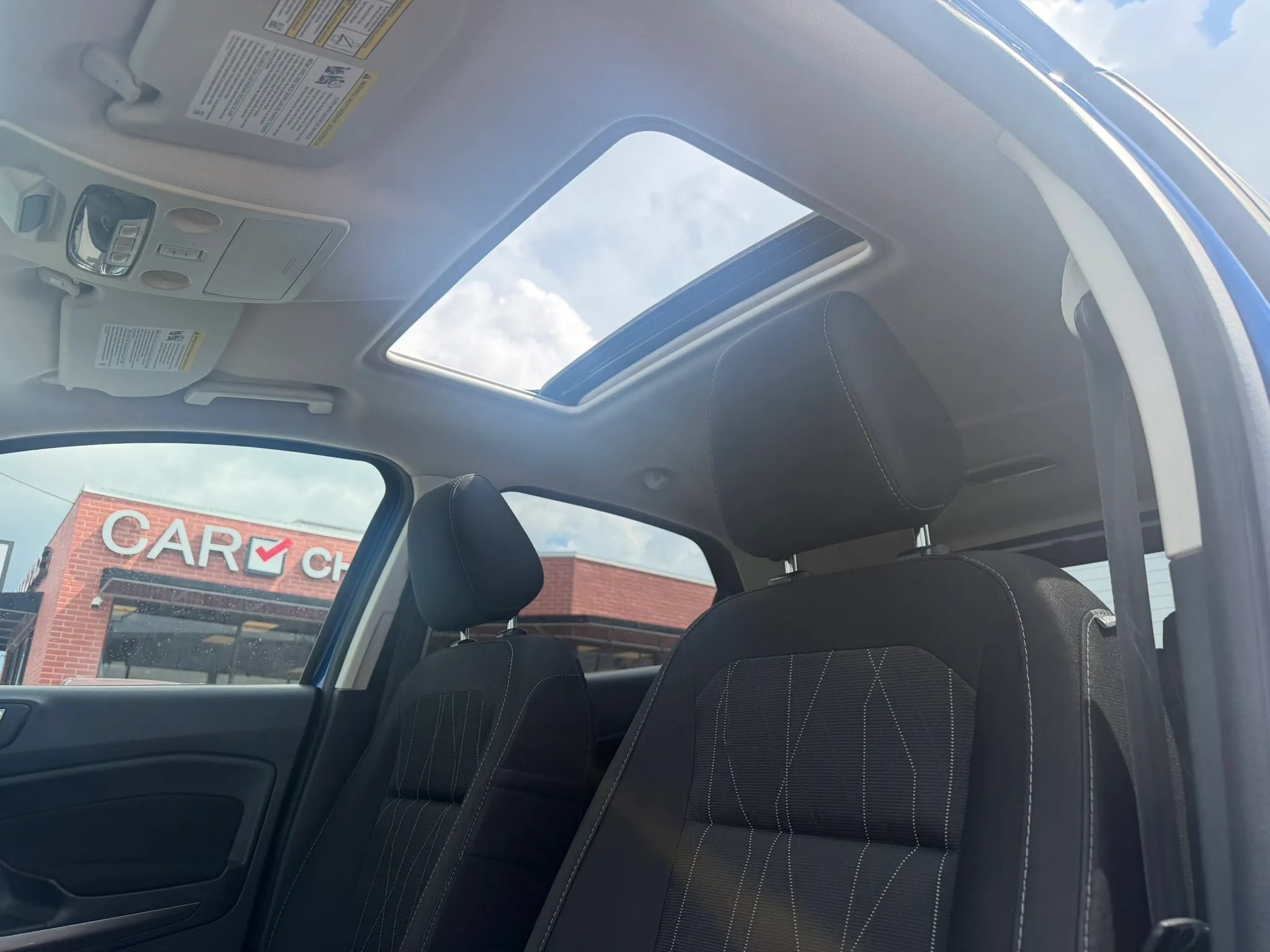 Used 2019 Ford EcoSport SE AWD/4WD image 9