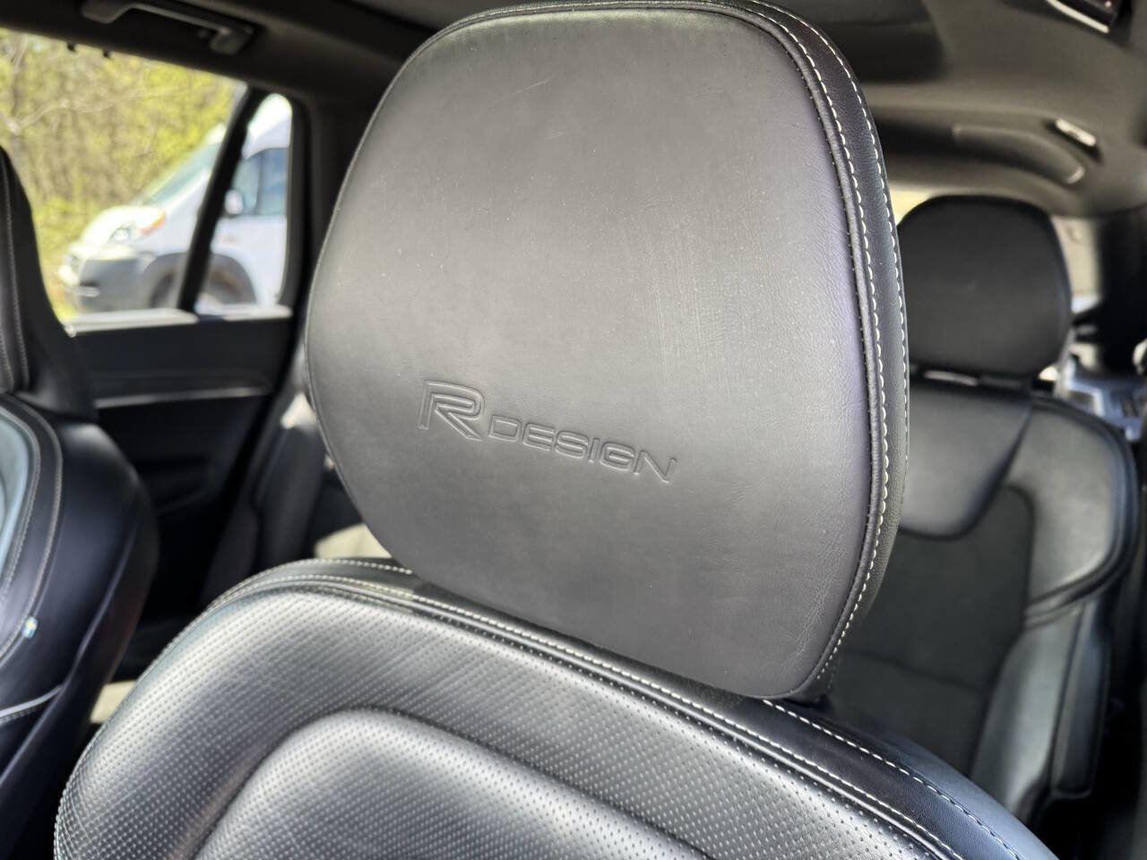 Used 2019 Volvo XC90 T6 R-Design w/ Advanced Package image 17