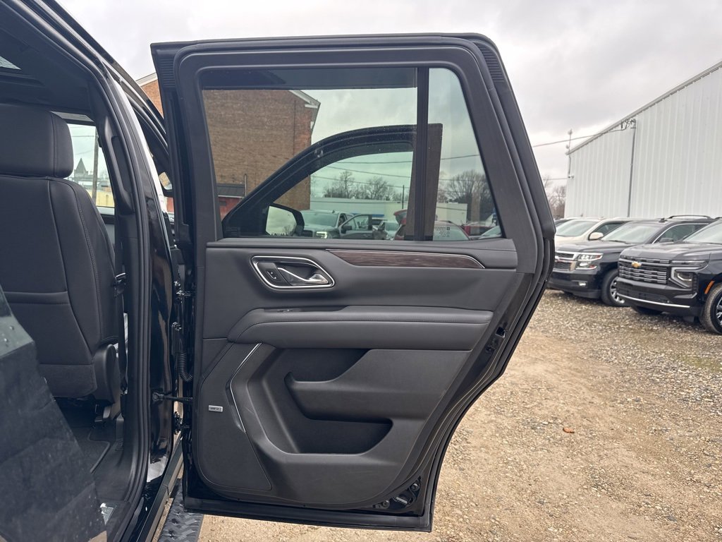 Used 2023 Chevrolet Tahoe Z71 w/ Luxury Package image 25