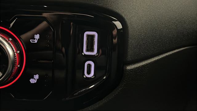 Used 2023 GMC Sierra 1500 SLT image 41