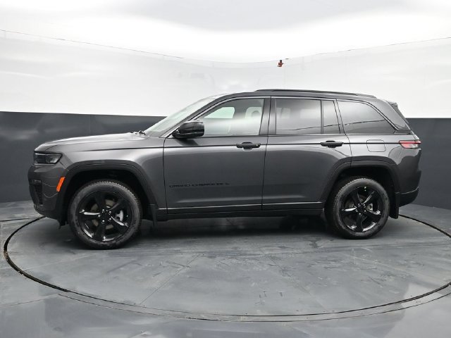 New 2026 Jeep Grand Cherokee Limited w/ Limited Altitude Package AWD/4WD image 4